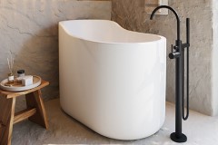 Tall Round Freestanding Japanese Style Bath