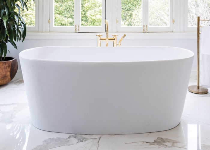 Oval Freestanding Bath with Slightly Angled Sides, Thin Rim