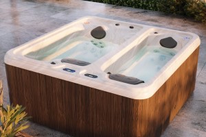 MTI Walk-in Bathtub Walk-in Bathtub with Swing In Door
