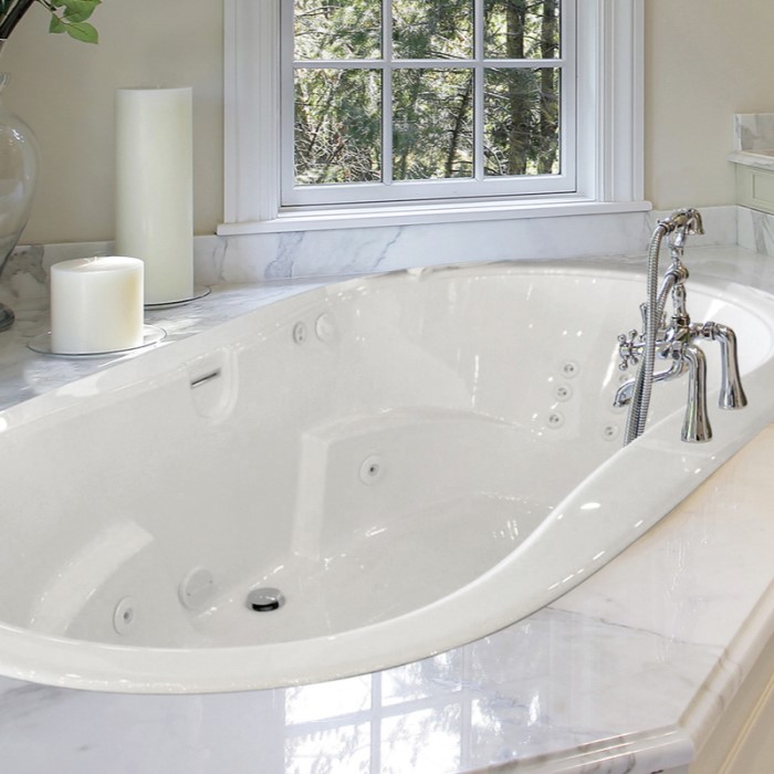 Savannah as a Whirlpool with Back Jet System